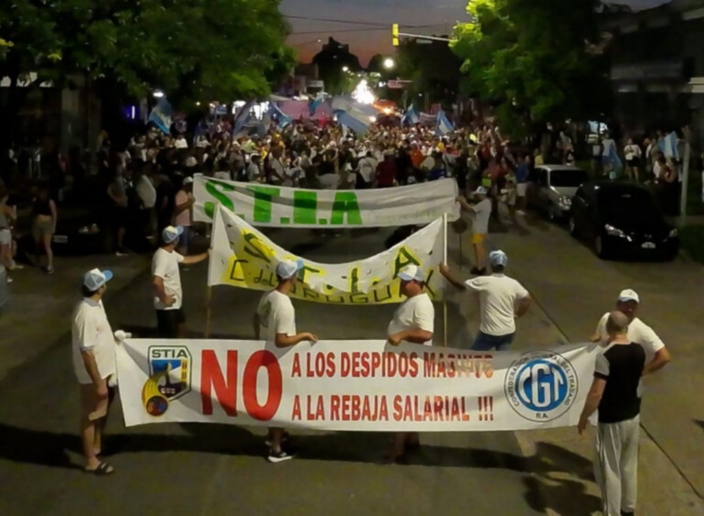 El STIA responsabiliza a Granja Tres Arroyos por la paralización de la planta y denuncia deudas&nbsp;salariales
