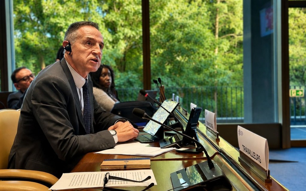Las 3 centrales obreras, en la OIT,&nbsp; denunciaron la política «anti laboral» del&nbsp;Gobierno