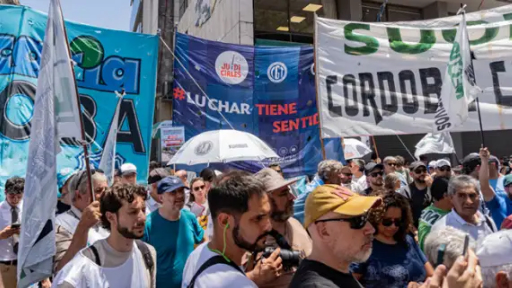 Se agrava la crisis del empleo formal en Córdoba: crecieron 15% las suspensiones y quitas salariales
