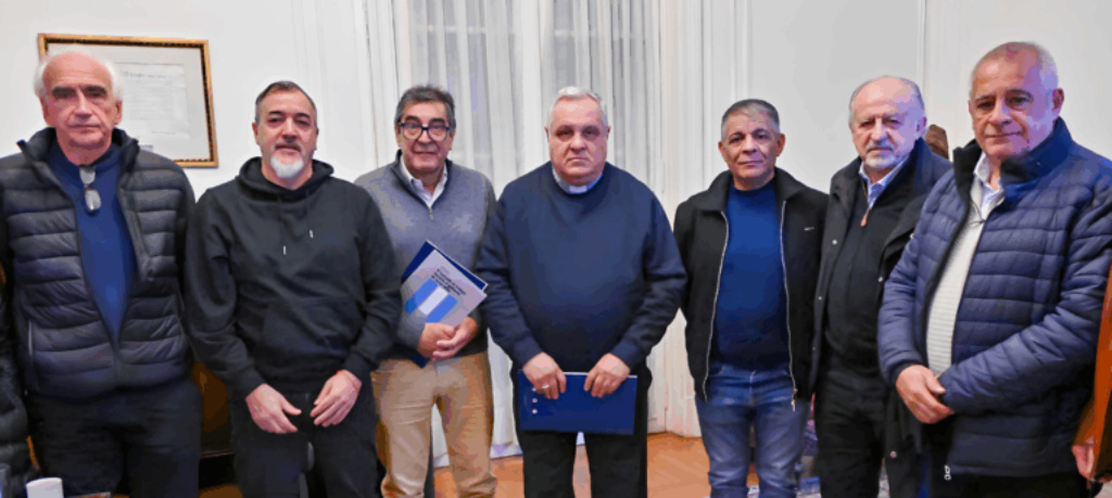 Las tres centrales sindicales se reunieron con el titular de la Conferencia Episcopal para fortalecer la unidad